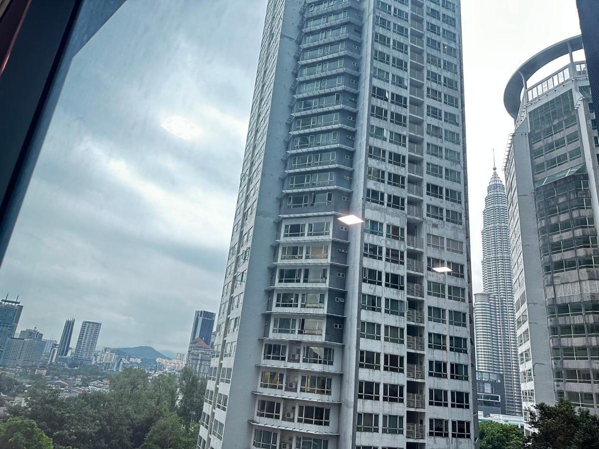 Summer Suites Klcc By Purple Orchid Kuala Lumpur Bagian luar foto