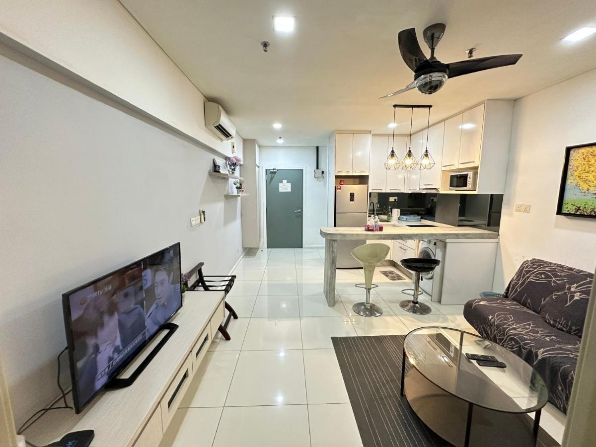 Summer Suites Klcc By Purple Orchid Kuala Lumpur Bagian luar foto
