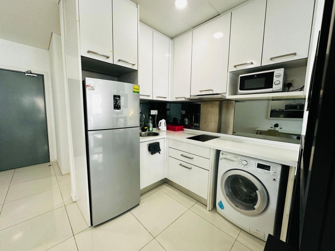 Summer Suites Klcc By Purple Orchid Kuala Lumpur Bagian luar foto
