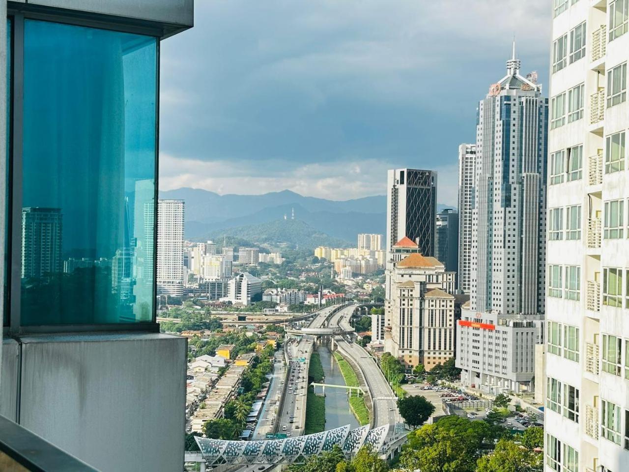 Summer Suites Klcc By Purple Orchid Kuala Lumpur Bagian luar foto