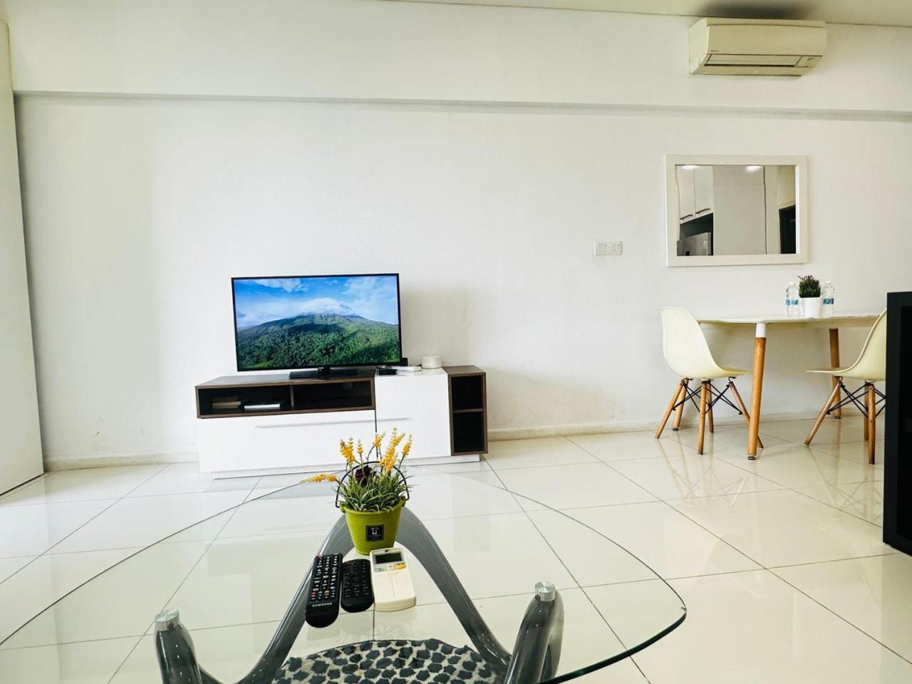 Summer Suites Klcc By Purple Orchid Kuala Lumpur Bagian luar foto