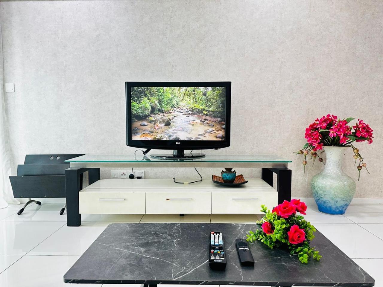 Summer Suites Klcc By Purple Orchid Kuala Lumpur Bagian luar foto